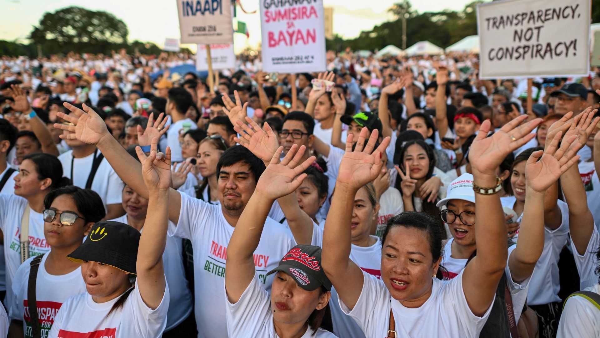 Video thumbnail for ‘Enormous evil’: Thousands rally in the Philippines over corruption scandal