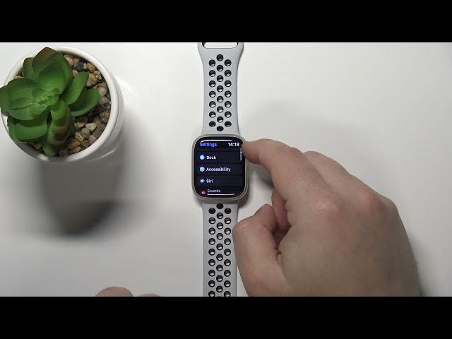 Video thumbnail for How to Change Watch Orientation on APPLE Watch Nike Series 7 - Flip Screen