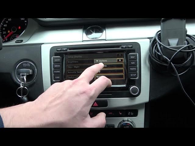 Video thumbnail for How to Enable or Disable Night Mode in Volkswagen Passat B7 (2010 - 2015) - Change Display Mode