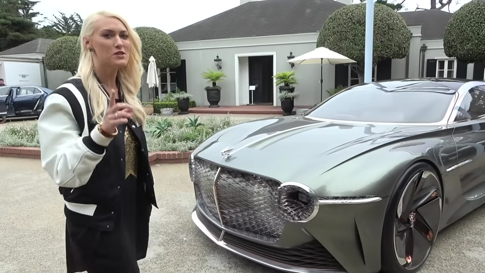 Video thumbnail for The Bentley From The Year 2035_(720P_HD)