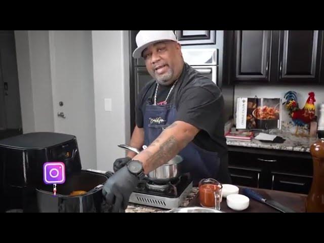 Video thumbnail for Finger Lickin' Buffalo Wings