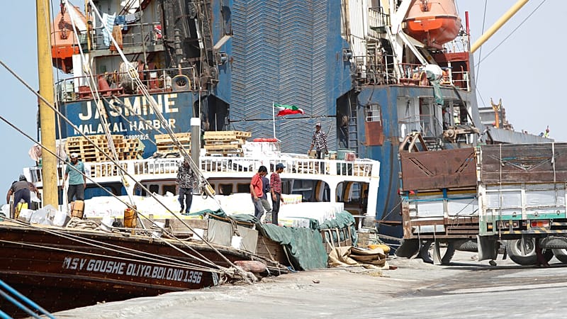 Video thumbnail for Somalia cancels all agreements with UAE over accusations of undermining national unity