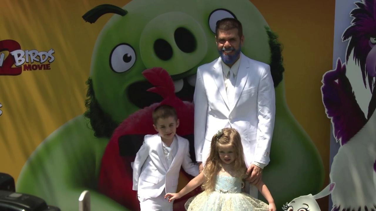 Video thumbnail for UNCAPTIONED: Perez Hilton granted supervised visits with his children.