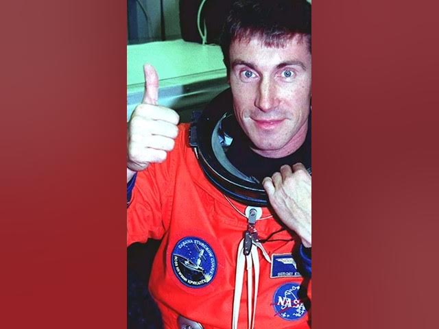 Video thumbnail for Astronaut Stranded in space after his country stopped existing just shared his experience #space