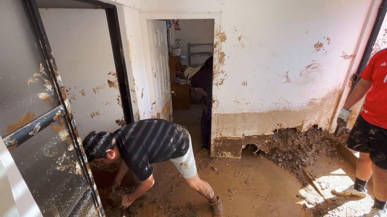 Video thumbnail for Chile: Chile declares a state of catastrophe in Tocopilla after severe mudslides.