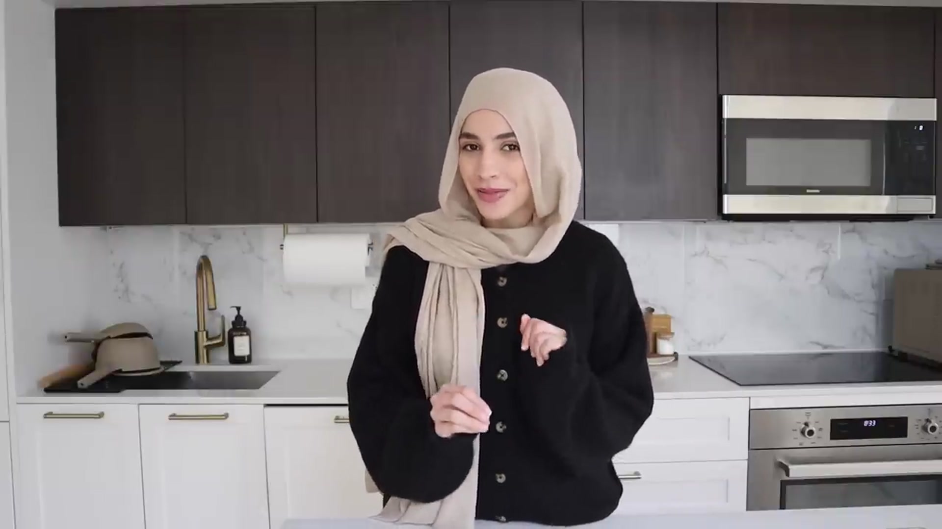 Video thumbnail for Chocolate Chip Cookies   Two Different Ways (720P HD)