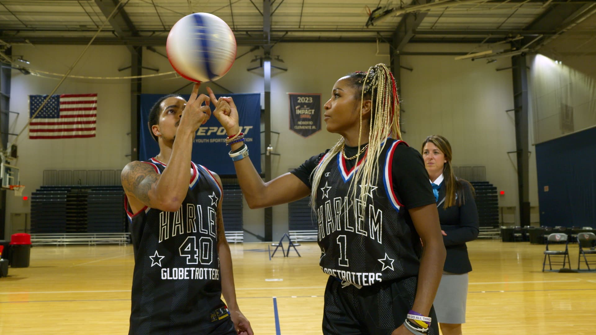 Video thumbnail for Most Transfers of a Spinning Basketball: Harlem Globetrotters Record