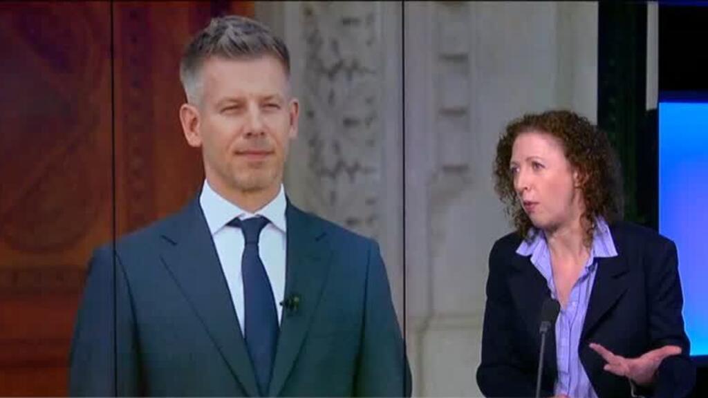 Video thumbnail for 'End of an era': EU flag outside parliament signals shift in Hungary