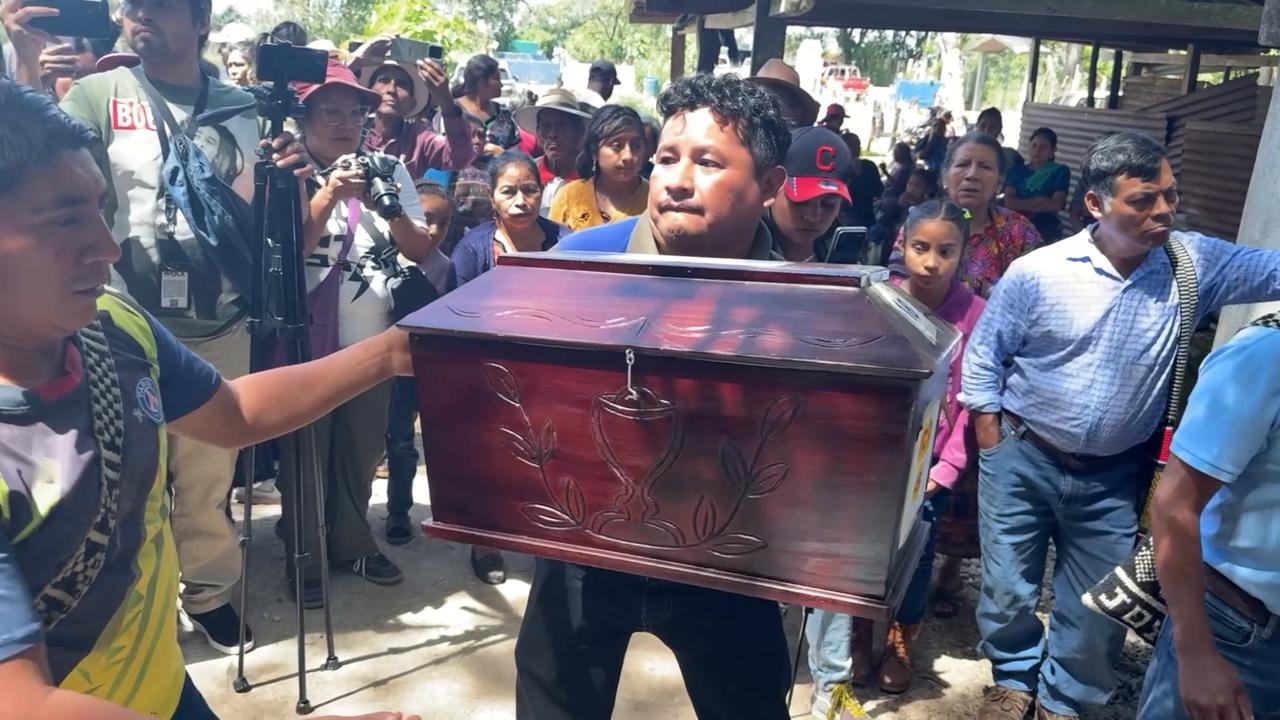 Video thumbnail for Guatemala: Guatemala buries 68 Indigenous conflict victims 44 years after killings.