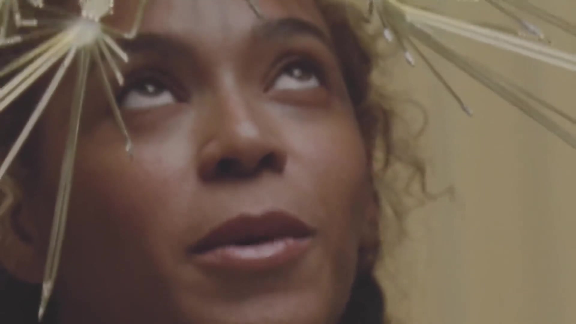 Video thumbnail for What Healthy People Really Drink In A Day