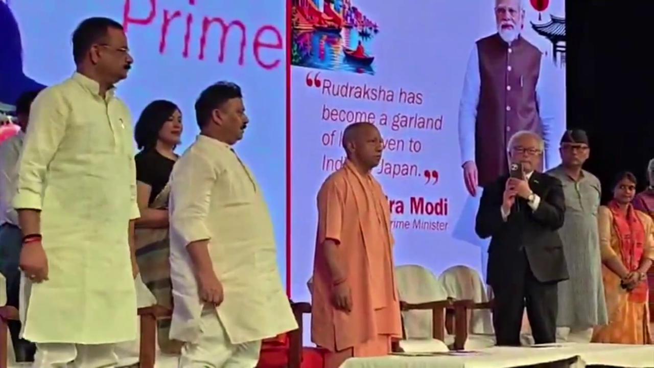 Video thumbnail for India: Wife of Former Japanese PM Shinzo Abe Attends Inauguration of Varanasi Memorial.