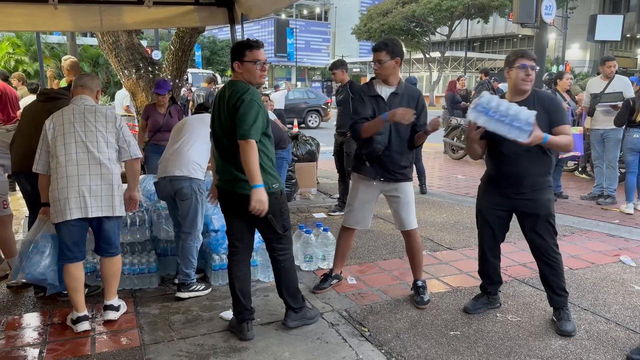 Video thumbnail for Venezuela: Rescue and relief efforts continue in Venezuela following twin earthquakes.