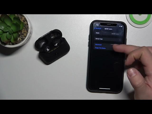 Video thumbnail for How To Disconnect Marshall Motif A N C From iPhone