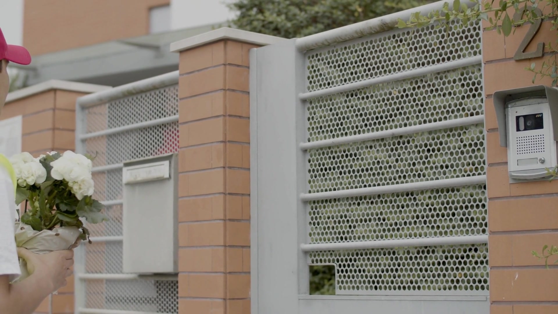 Video thumbnail for Top 5 Letterbox Gifts to Delight Your Loved Ones