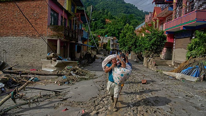 Video thumbnail for Rescuers search for survivors follow catastrophic flash floods in Nepal