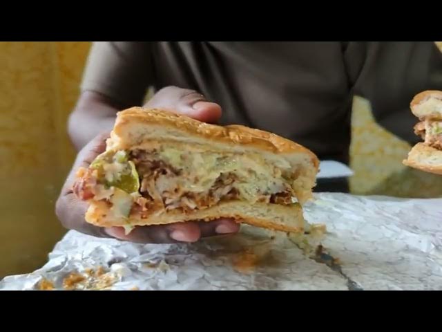 Video thumbnail for 4 Best Selling Burgers in KOLLUPITIYA 🍔