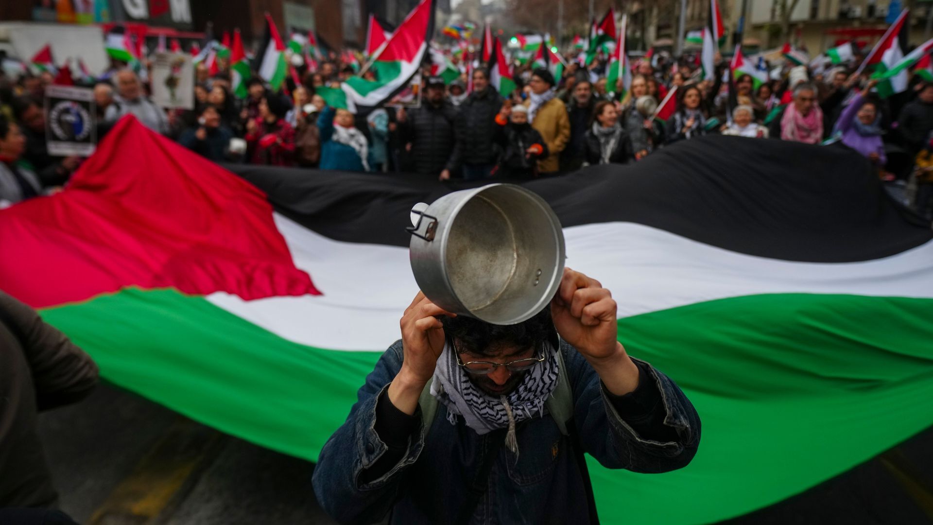 'Video thumbnail for Protesters in Chile and Argentina demand end to Israel’s war on Gaza'