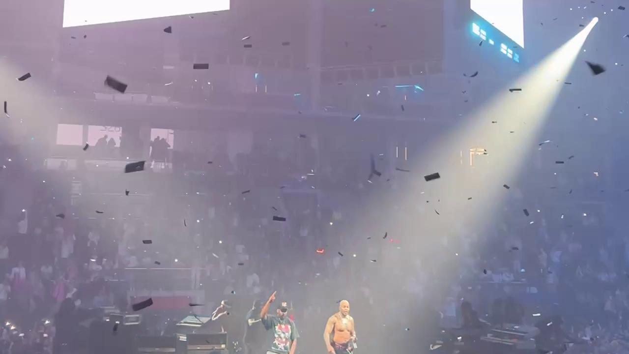 Video thumbnail for Russia: American rapper Flo Rida gives concert in Moscow.