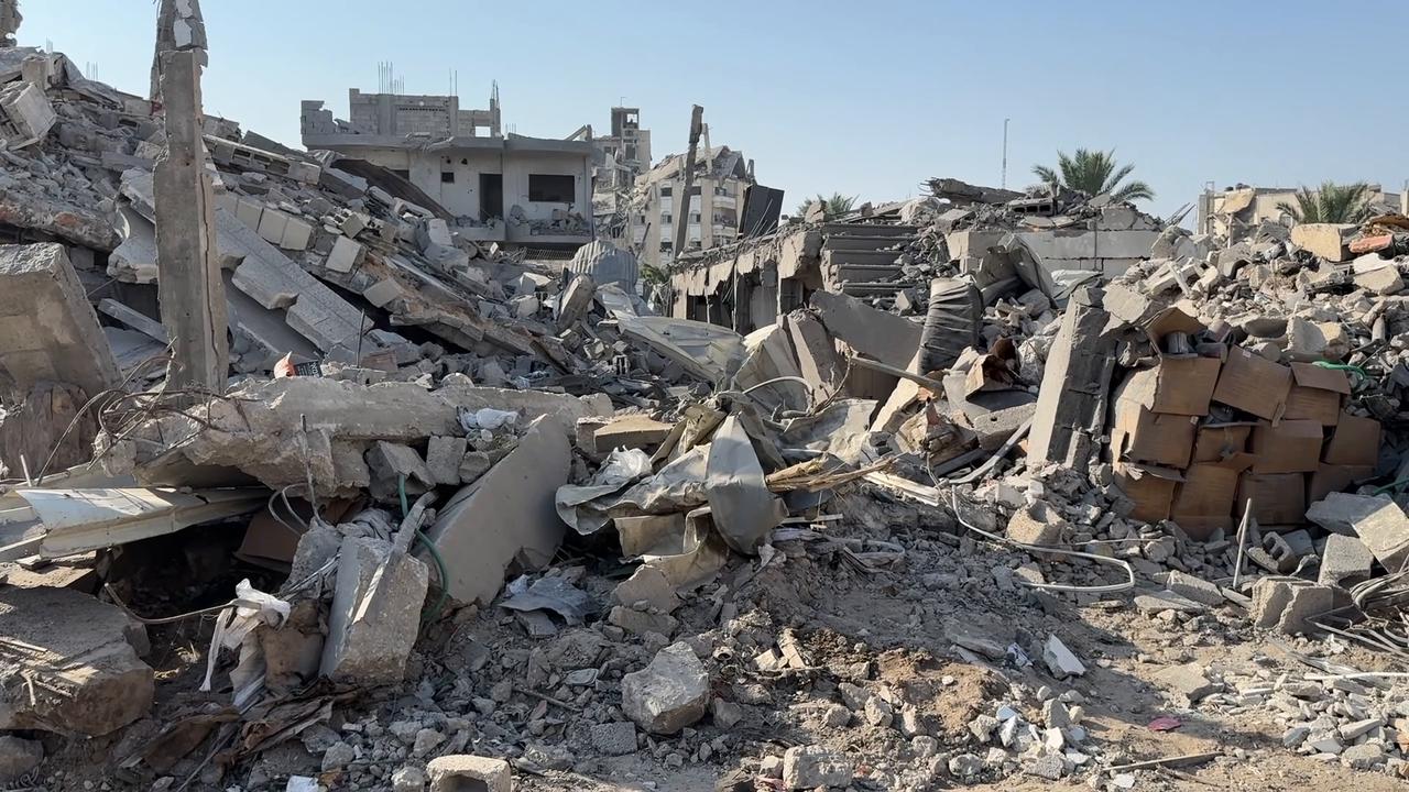 Video thumbnail for Strike Hits Gaza Family Home 15.