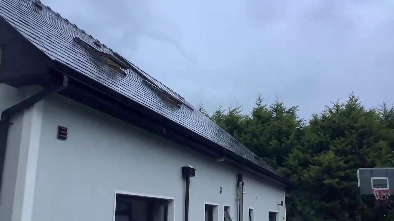 Video thumbnail for Ireland: Tornado Reported in Galway as Post-Heatwave Storms Hit 2.
