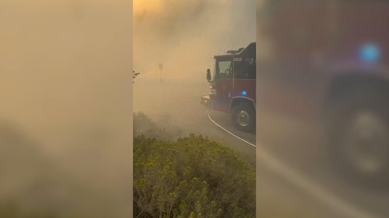 Video thumbnail for US: Hawk Fire spreads toward homes in Nevada, forces mass evacuations (2).