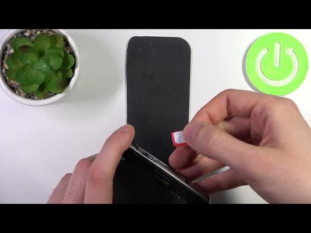 Video thumbnail for How to Insert a SIM & Memory Cards into a HUAWEI Ascend Mate