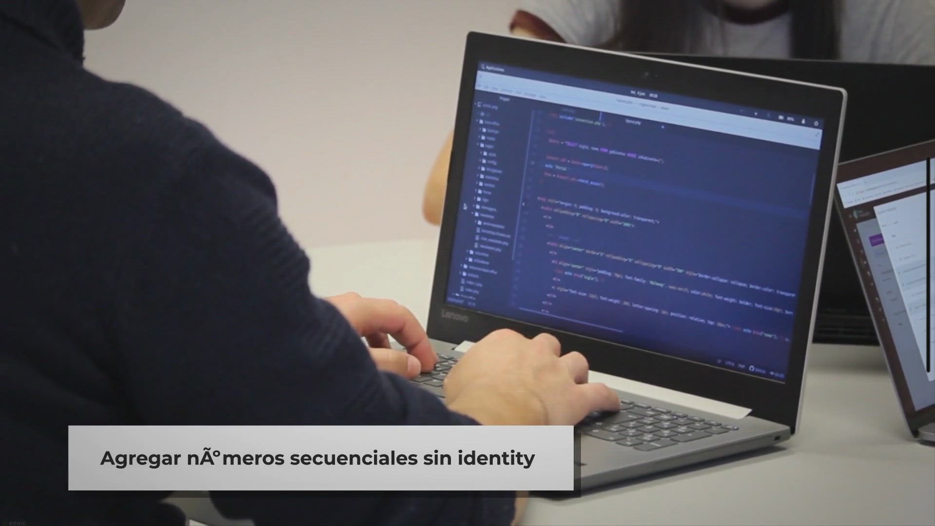 'Video thumbnail for Cómo agregar un número secuencial a una columna en SQL Server sin utilizar la propiedad identity'