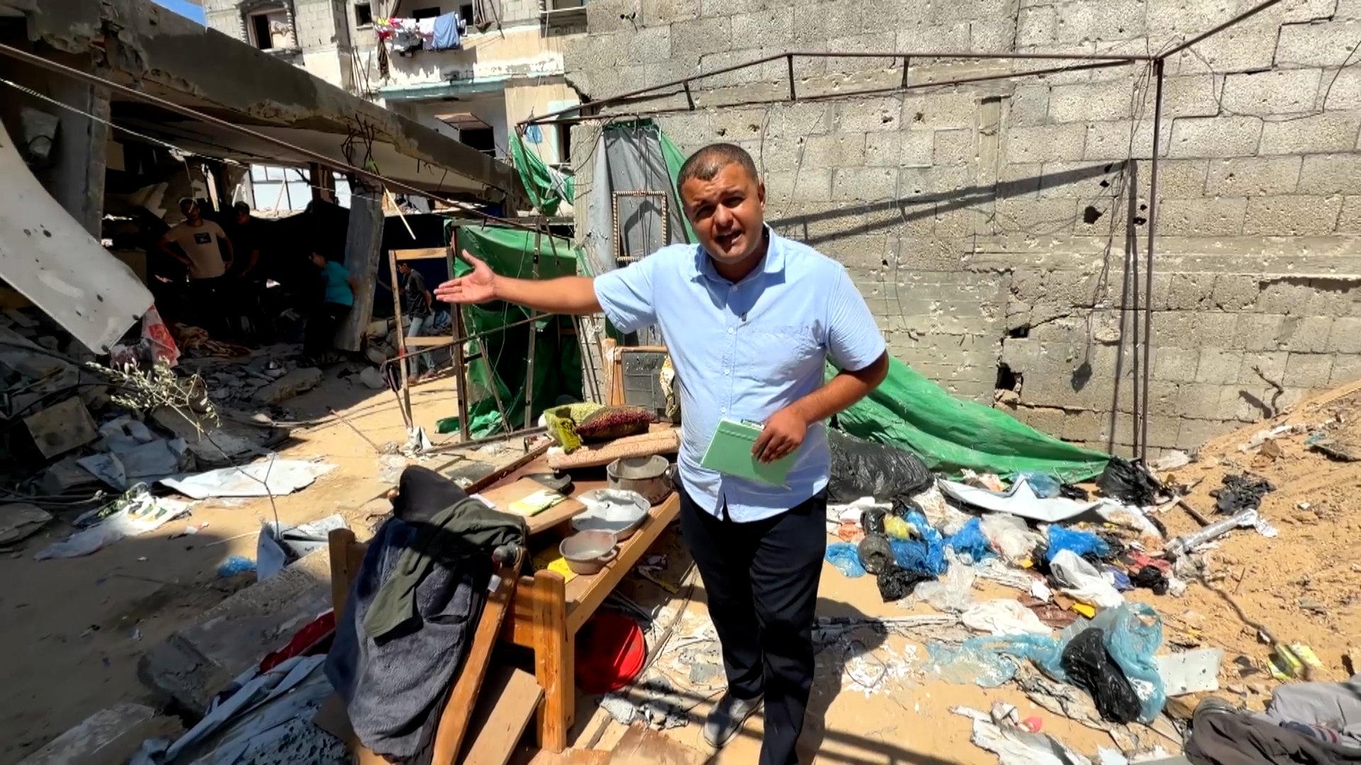 Video thumbnail for Displaced Palestinians in Gaza face intensifying Israeli strikes