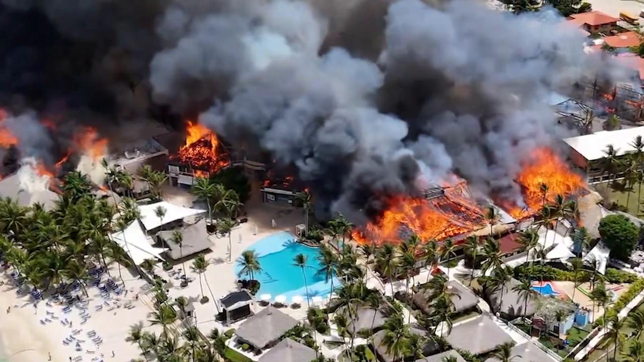 Video thumbnail for Dominica: One dead in Dominican beachside hotel blaze.