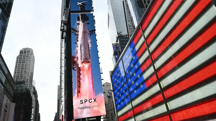 Video thumbnail for SpaceX Beats Expectations, But Investors Hit the Brakes