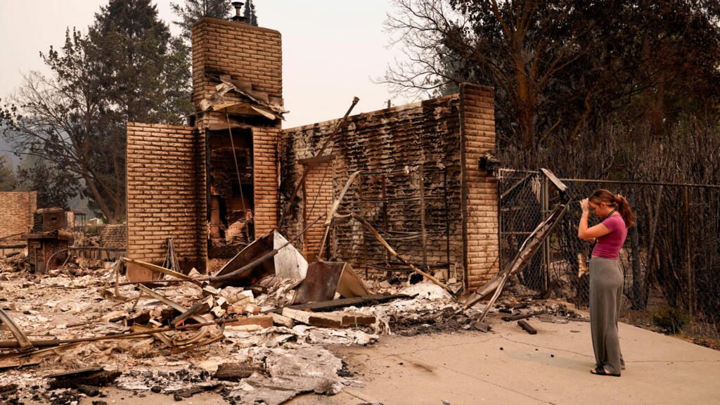 Video thumbnail for Virulent wildfires raze entire neighbourhoods in Washington state