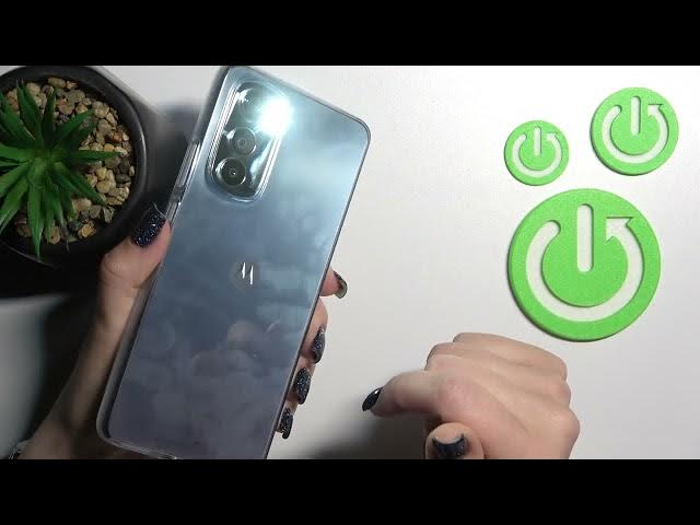 Video thumbnail for How to Turn On Flashlight in MOTOROLA Edge 30 – Use Flashlight