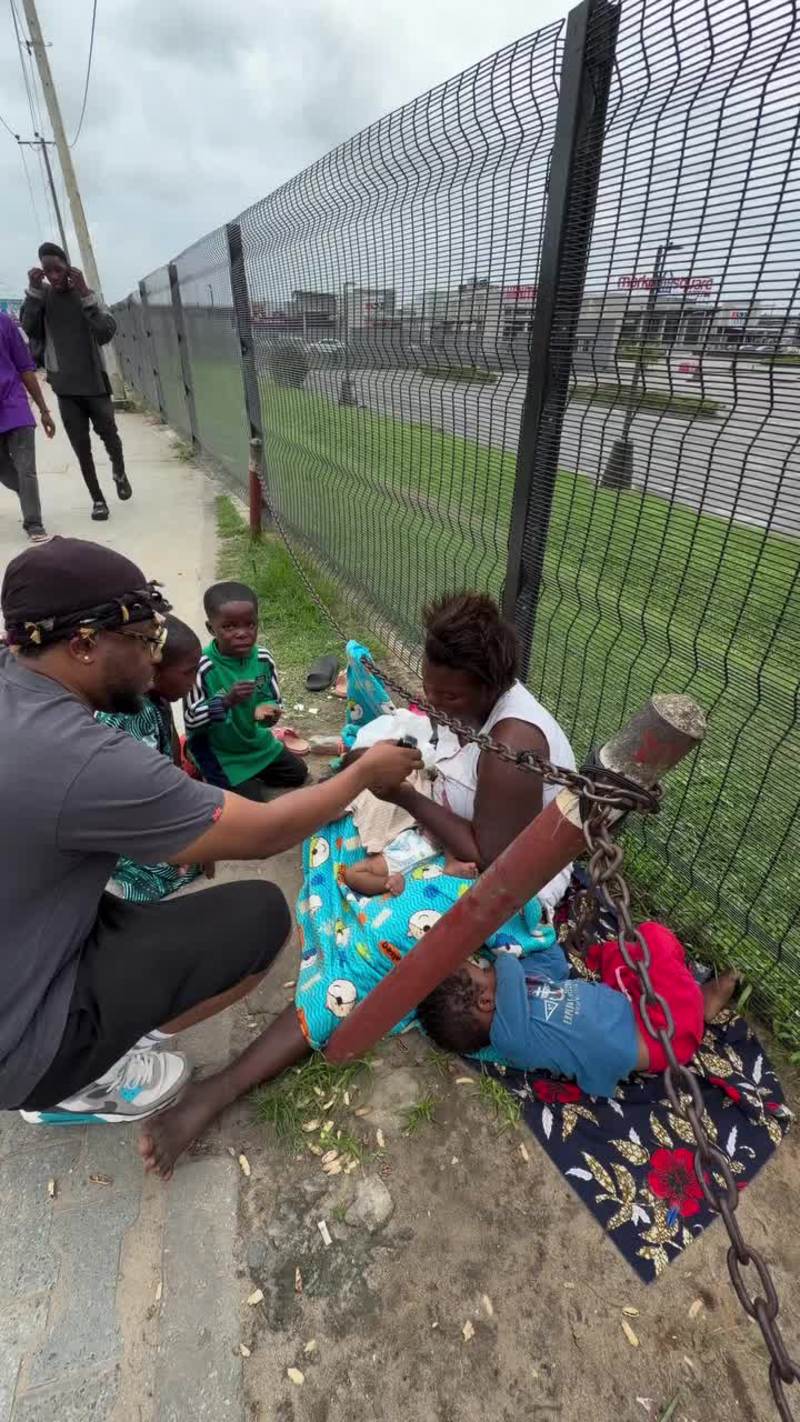 Video thumbnail for Street Kindness for a Displaced Mother and Children in Lagos
