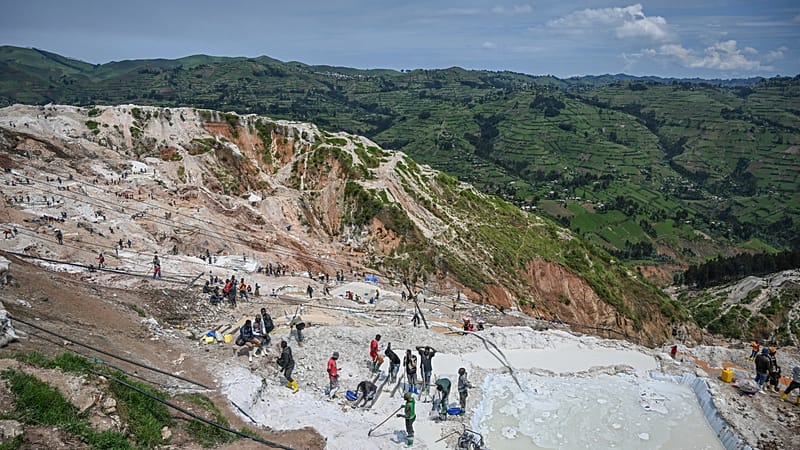 Video thumbnail for Central African Republic shuts Zamboye gold mine after deadly collapse