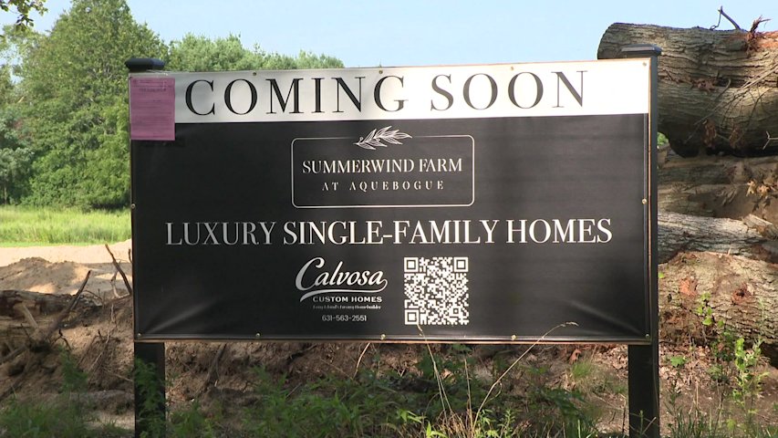 Video thumbnail for Riverhead issues stop-work order on proposed Aquebogue subdivision