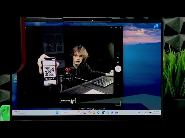 Video thumbnail for LENOVO Yoga Slim 7 – How to Scan QR Code