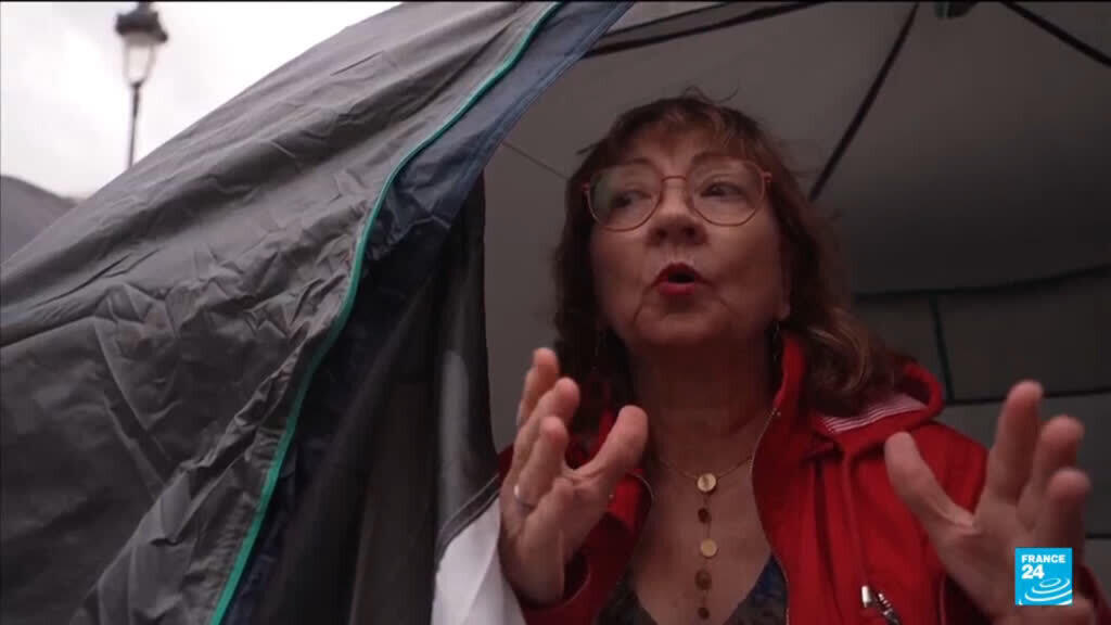 Video thumbnail for Deal for evicted Spanish pensioner as PM seeks new housing law