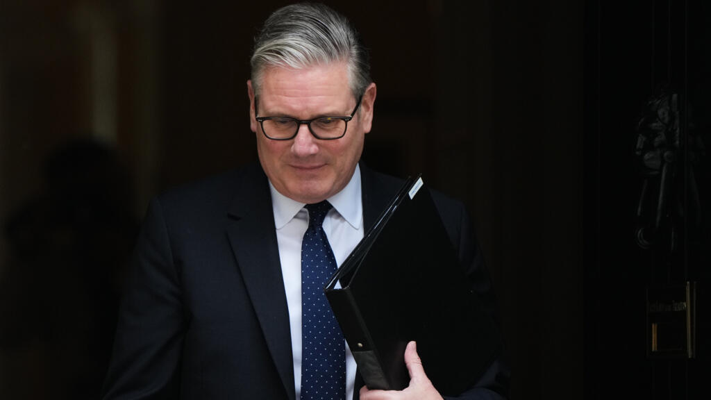 Video thumbnail for Starmer on the line as UK holds "most important local election in decades"