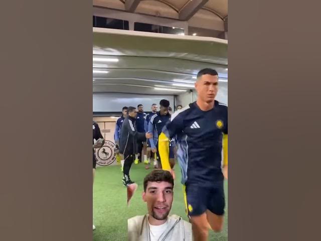 Video thumbnail for CRISTIANO TRATA DE IMITAR EL AURA DE MESSI