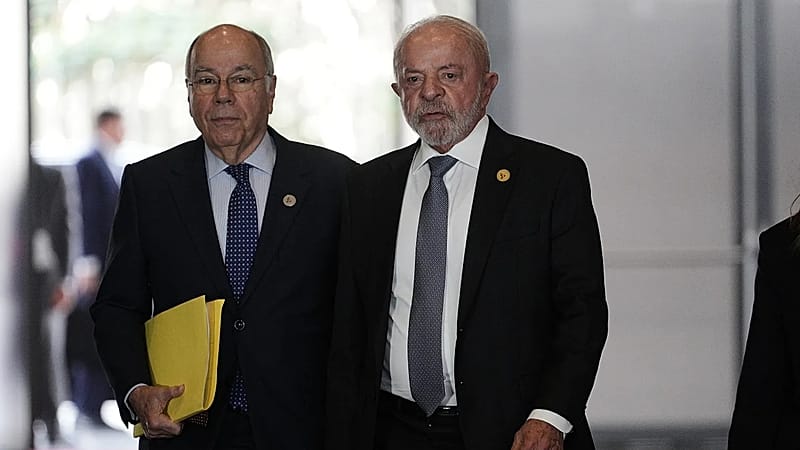 Video thumbnail for Lula slams ‘colonial mindset’ and UN failures at summit in Colombia