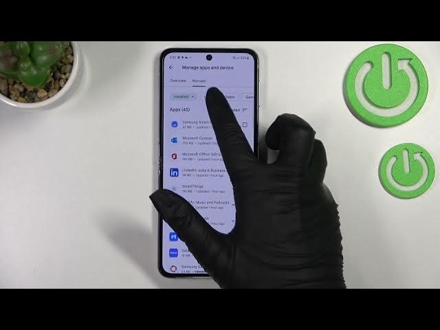Video thumbnail for How to Update Apps on Samsung Galaxy Z Flip4 - Download App Actualizations