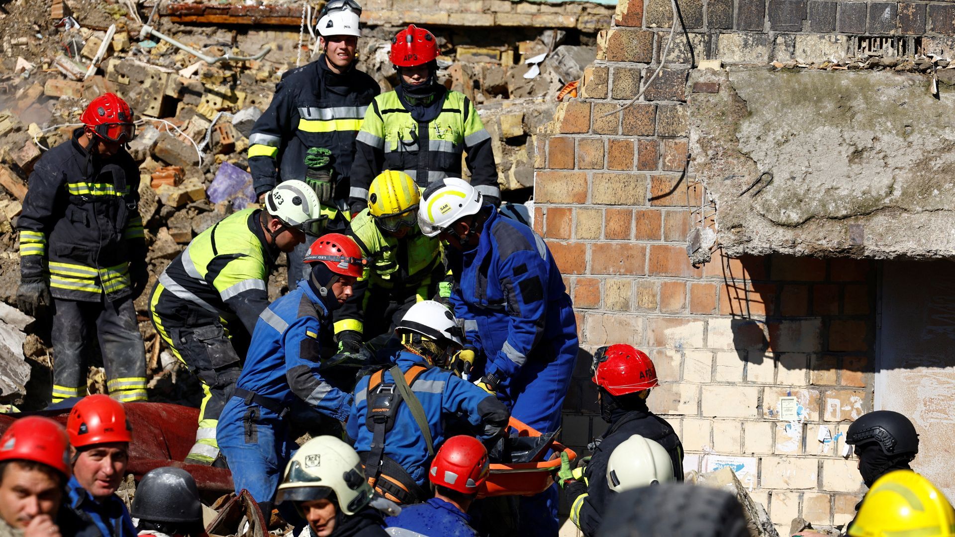 'Video thumbnail for Several killed, dozens wounded in Russian missile and drone attack on Ukraine's Kyiv'