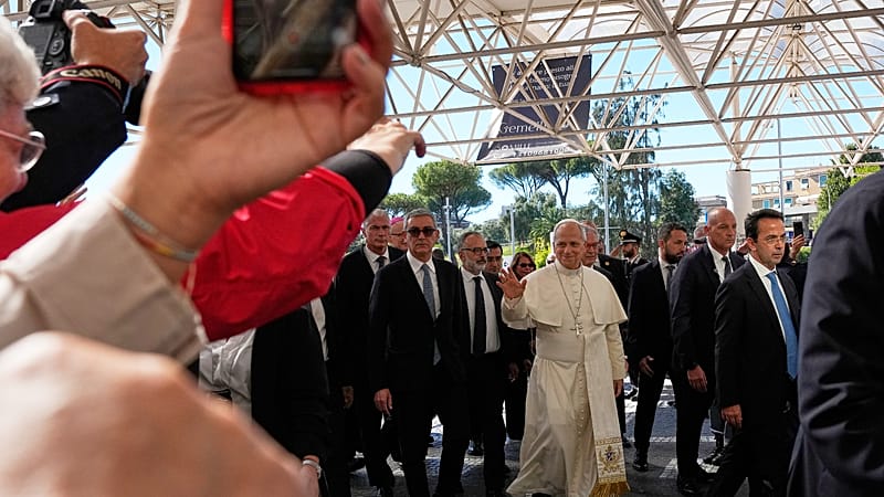 Video thumbnail for Pope Leo XIV has cancerous tumour removed from right lung