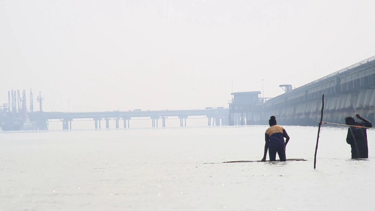 Video thumbnail for Malaysia: Several Areas in Malaysia Experiencing Critical Haze.
