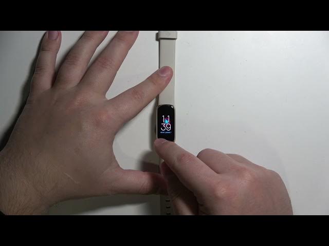 Video thumbnail for How to Enable Waterlock Mode on FITBIT Luxe - Turn On Waterlock Mode