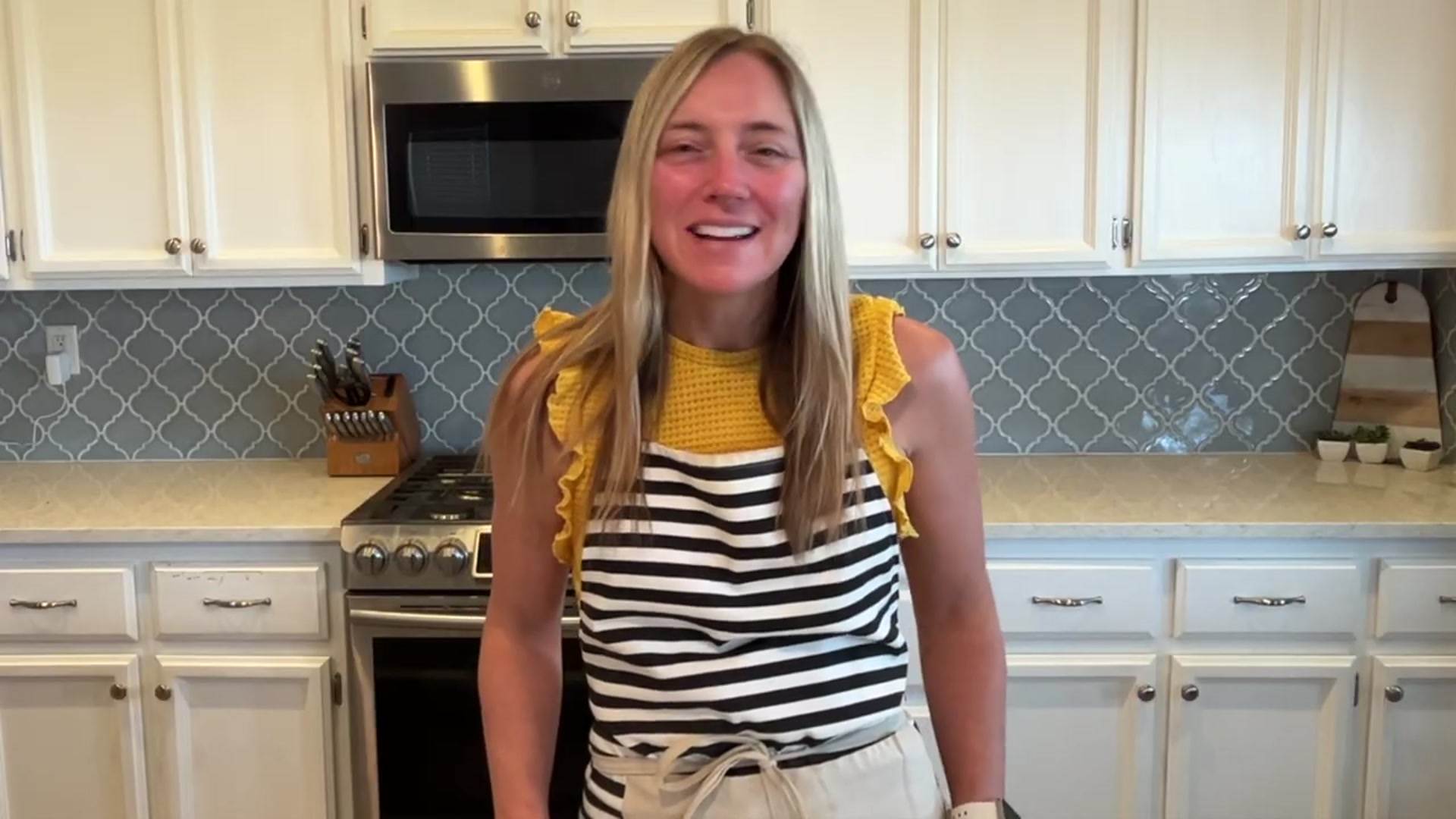 Video thumbnail for 10 Easy Delicious SUMMER Appetizers Molly Makes it Easy Molly Purcell(720P HD)
