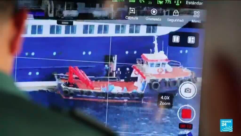 Video thumbnail for Hantavirus ship evacuation nears completion as 94 flown home
