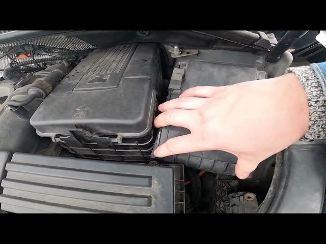 Video thumbnail for Where are Fuse Boxes in the Volkswagen Sharan II ( 2010 – now ) | Fuse Box Locations