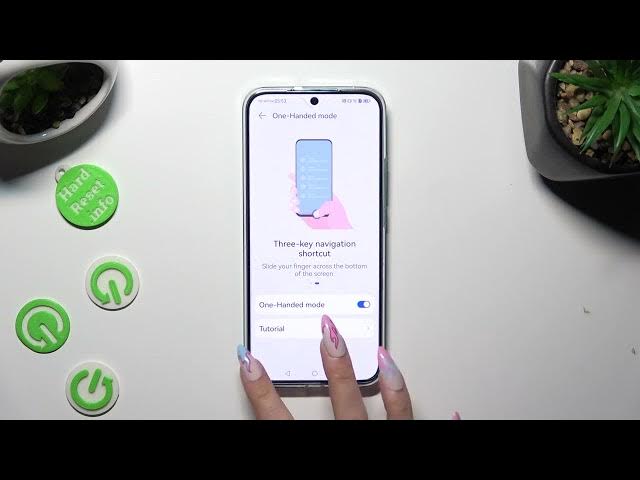 Video thumbnail for How To Enter One Handed Mode On Huawei Nova 11