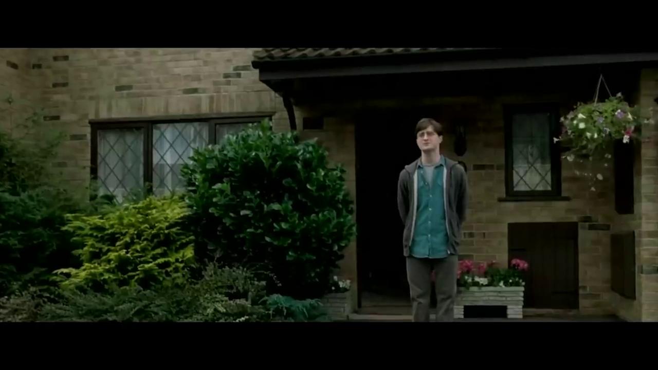 Video thumbnail for This Deleted Scene Would Have Changed Harry Potter And The Deathly Hallows